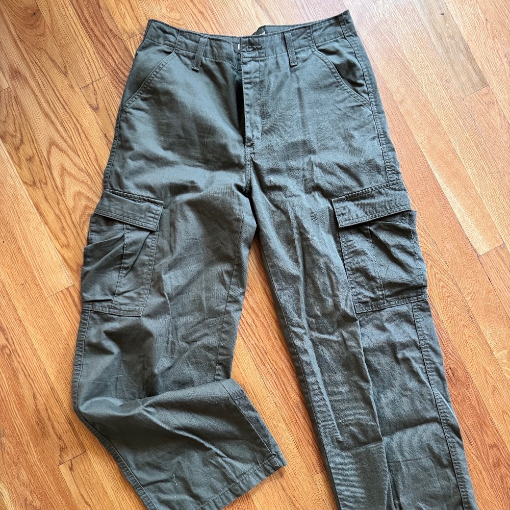 Levi’s cargo wide leg pants olive green 29